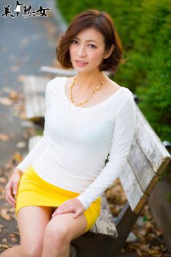 美女扒开小泬灌白浆视频免费