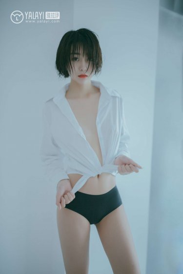 情侣摸抱揉捏吃奶的影院
