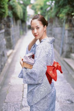 奔腾年代下载